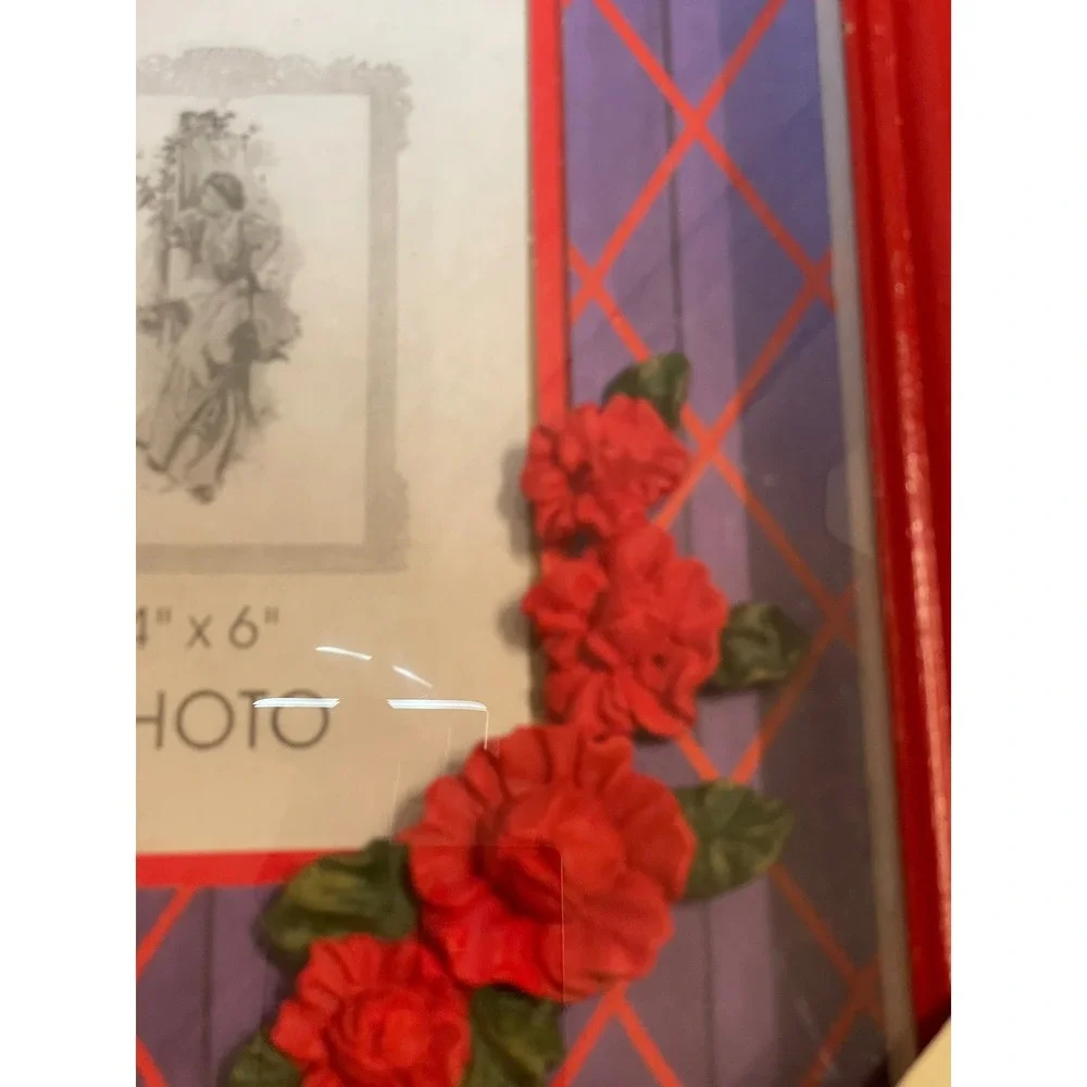 Designstyles 3D Shadow Box Picture Frame Wood 4x6 Vintage Red Hat Purse Roses